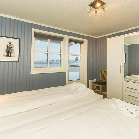 Rorbuene Havn Lodge *