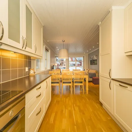 Rorbuanlegget Havn * Svolvær