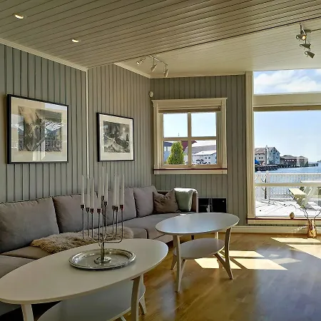 Alojamento de Turismo Selvagem Rorbuene Havn Svolvær