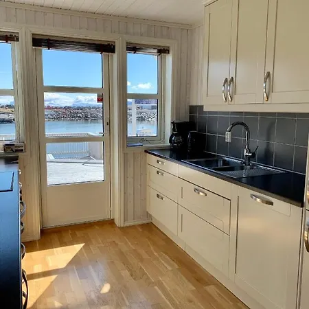 Lodge Rorbuene Havn *