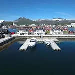 Rorbuene Havn *